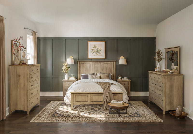 Macy Collection Chest